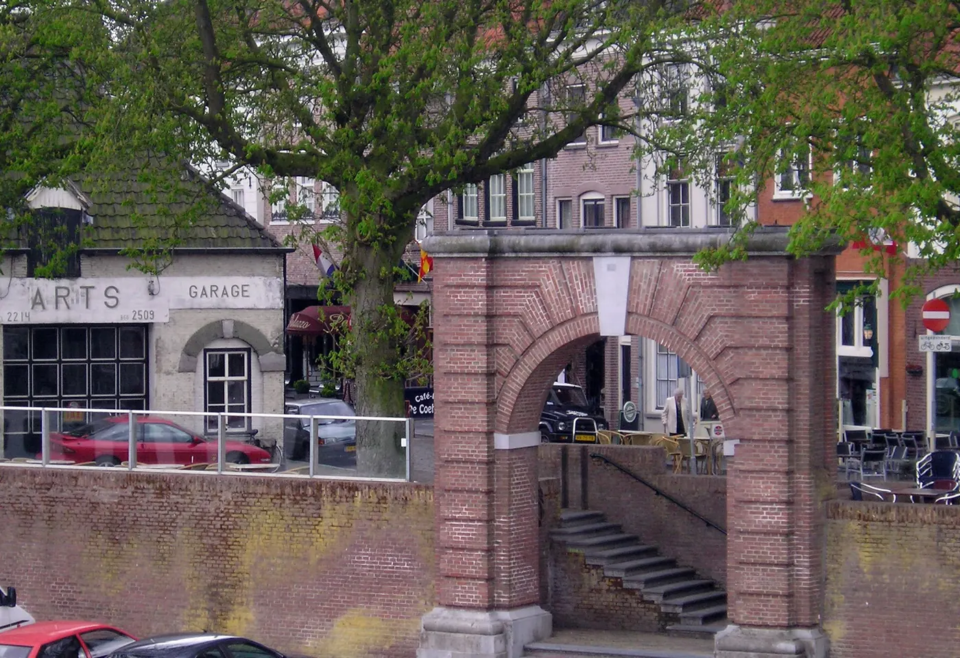 De Maaspoort in Grave. Rechtenvrije foto, CC BY-SA 4.0.